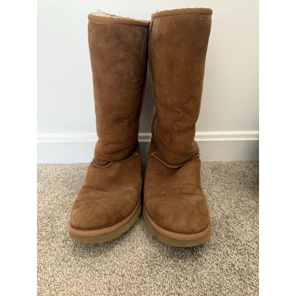 Women’s UGGs Tall Classic Tall Chestnut Size 8
